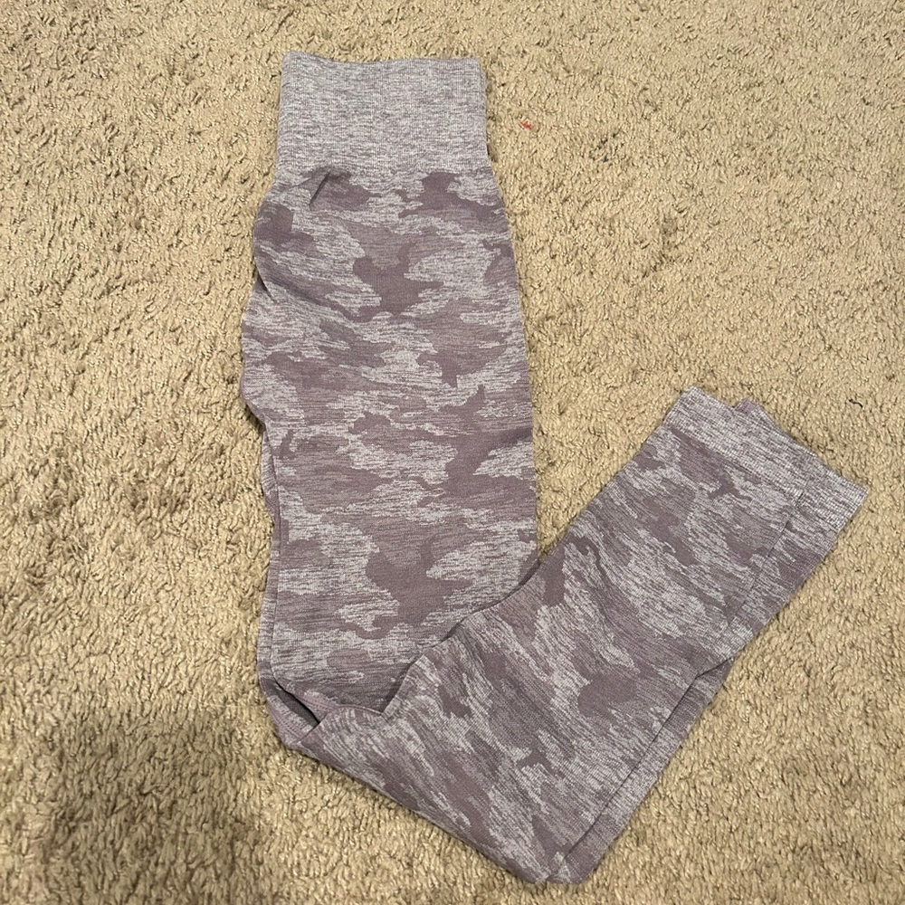 Women’s workout leggings - gymshark camo
